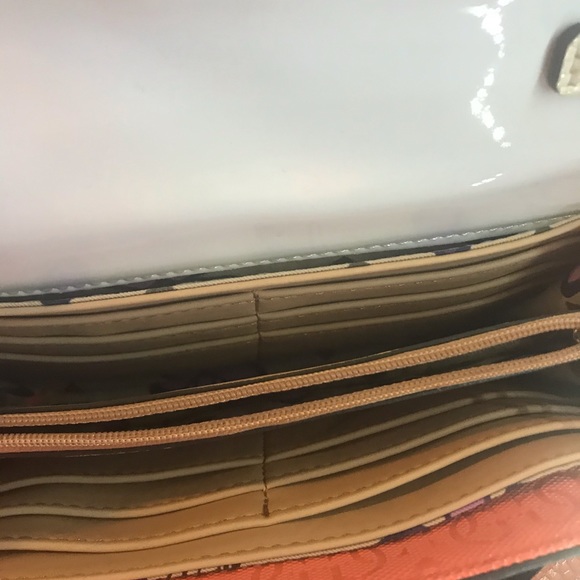 Guess crossbody bag - Picture 2 of 6